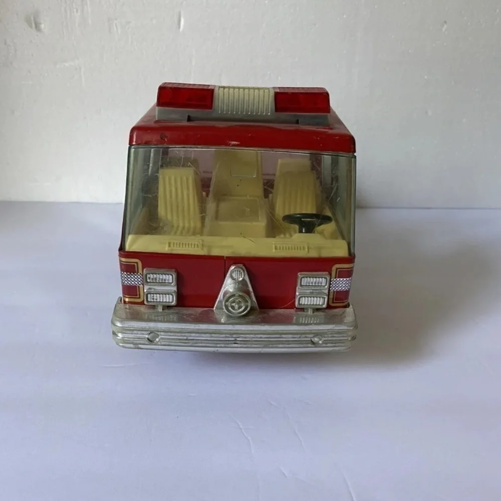 VINTAGE Nylint No 5 Fire Engine Truck Tin No Trailer